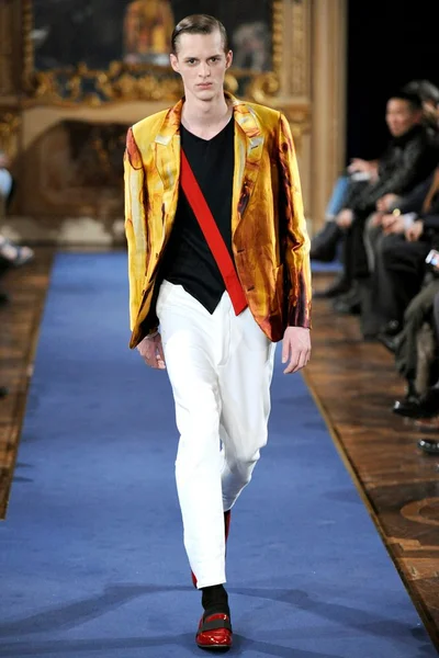Look 8